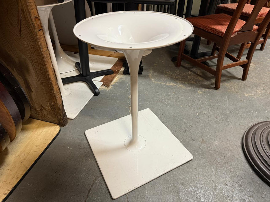 Modern Tulip Base White