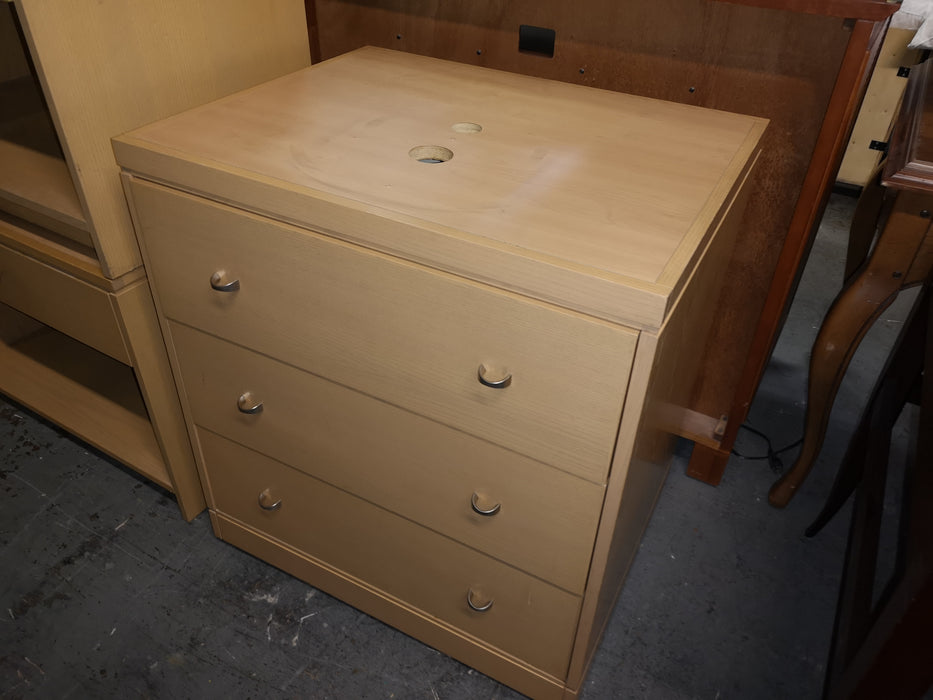Light Wood Dresser BHV