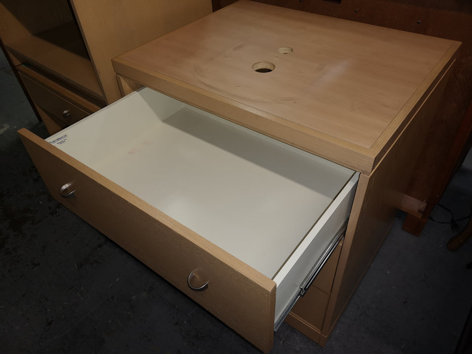 Light Wood Dresser BHV