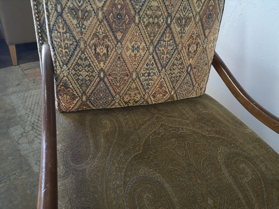 Lounge Chair with Arms CHW