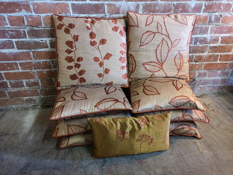 Leafy print Decorative pillows