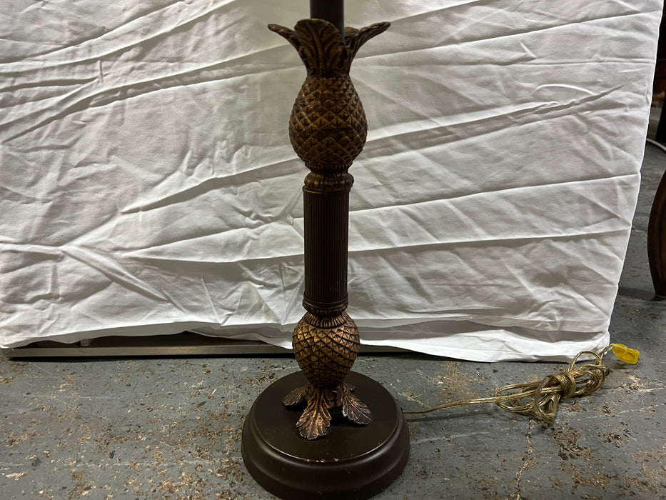 Bronze pineapple table lamp