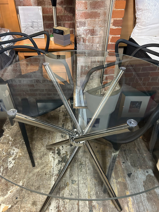 Clear Round Table