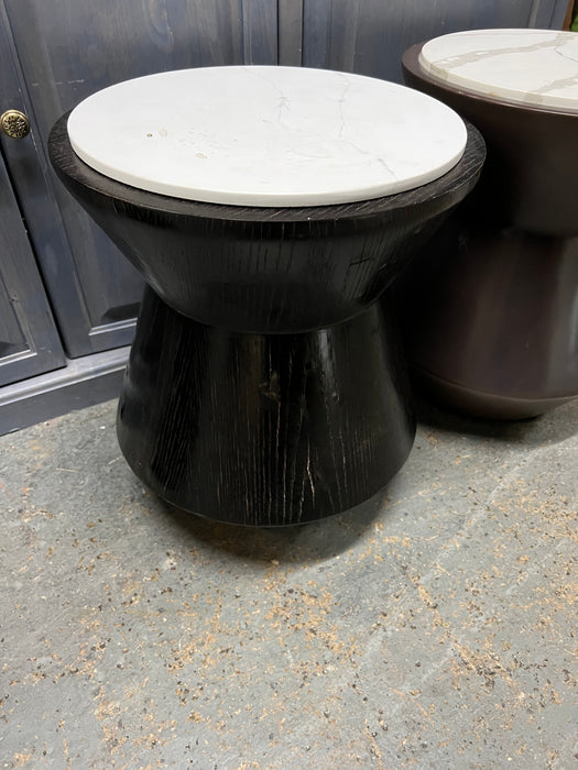 Round accent table in ebony Black