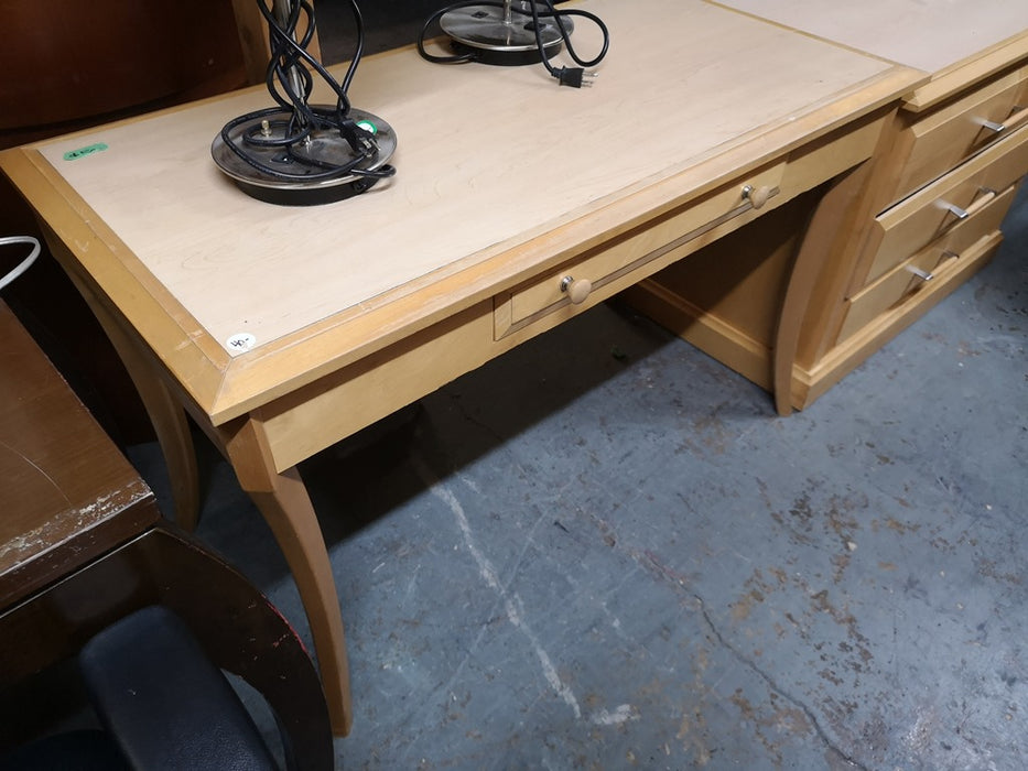 Light Wood Desk with Curved Legs HMP