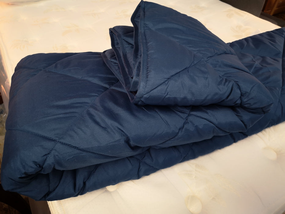Blue or Brown Comforter Twin/Double/Queen