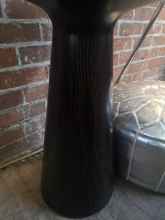 Round accent table in Ebony Black
